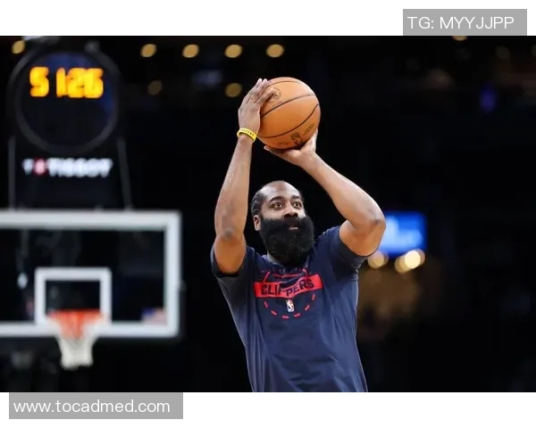 足球明星哈登高清图片展示他的精彩瞬间与独特风采